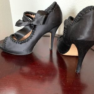 Betsey Johnson bow heels